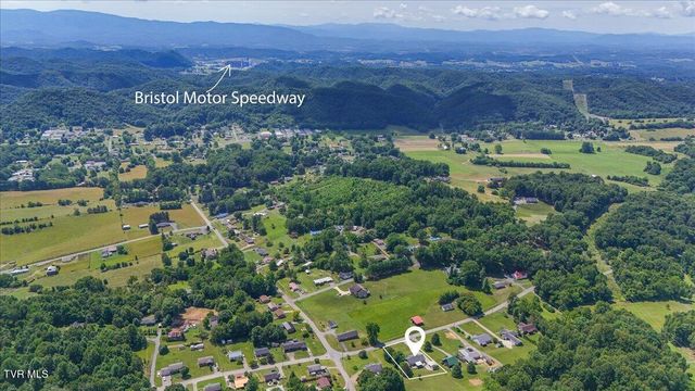 658 Cross Community Road, Blountville, TN 37617