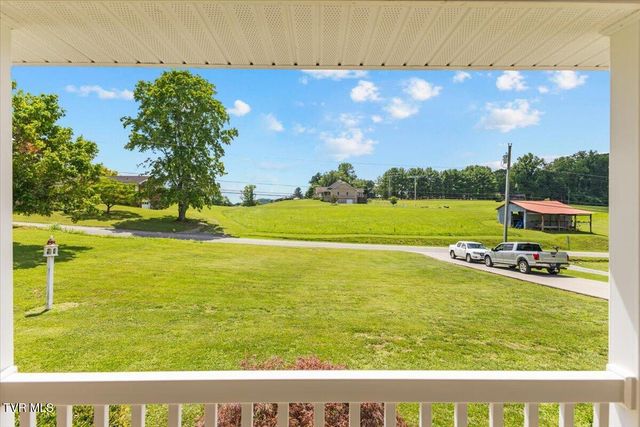 658 Cross Community Road, Blountville, TN 37617