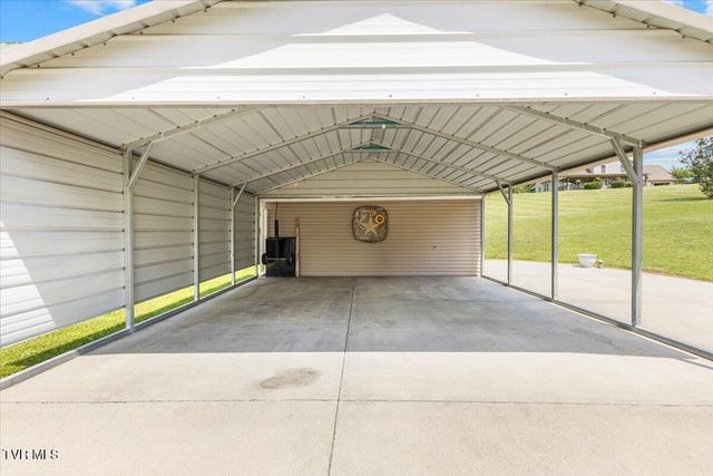 658 Cross Community Road, Blountville, TN 37617