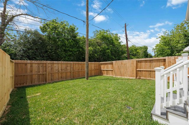 10610 Ashville Drive, Houston, TX 77051