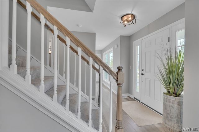 8 Greenspring Court, West Seneca, NY 14224