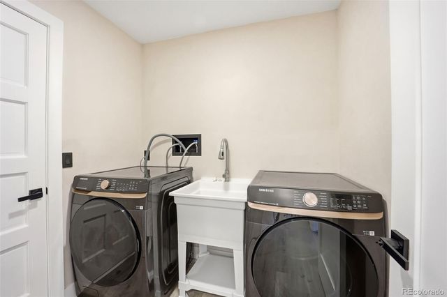 1581 W Briarwood Avenue, Littleton, CO 80120