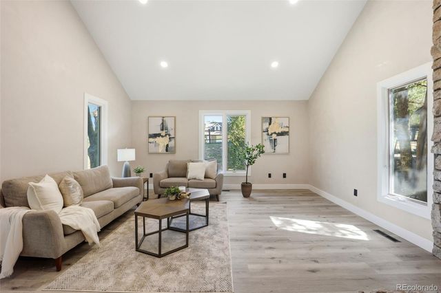 1581 W Briarwood Avenue, Littleton, CO 80120