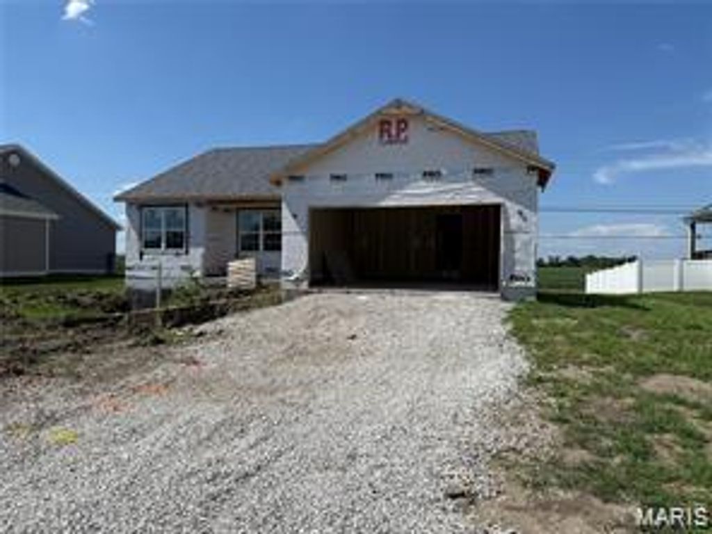 620 Eisenhower Boulevard, Troy, IL 62294
