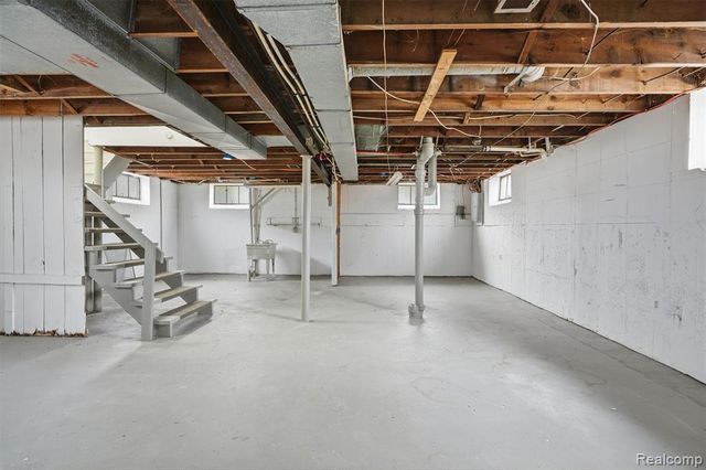 167 Mark Avenue, Pontiac, MI 48341