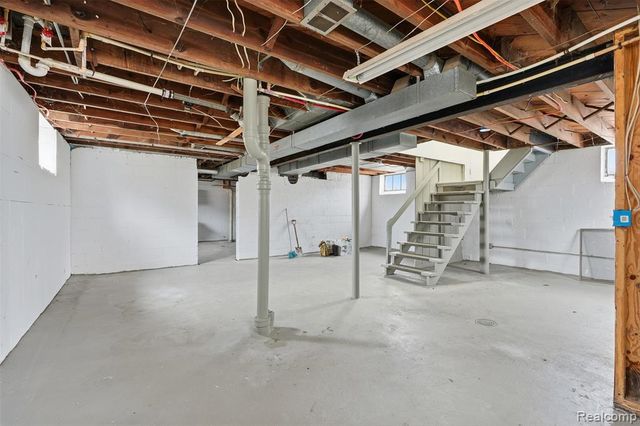 167 Mark Avenue, Pontiac, MI 48341