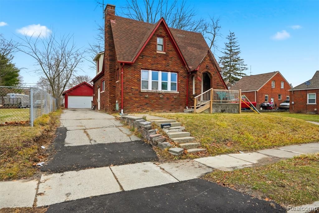 167 Mark Avenue, Pontiac, MI 48341