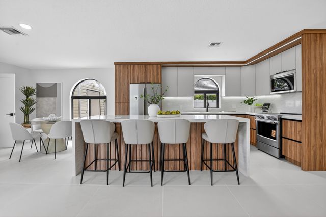 7548 Fairway Trail, Boca Raton, FL 33487