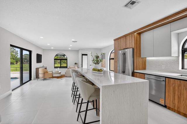 7548 Fairway Trail, Boca Raton, FL 33487