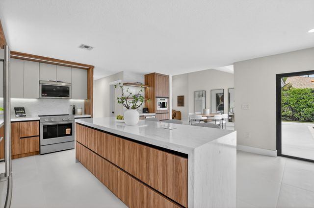 7548 Fairway Trail, Boca Raton, FL 33487