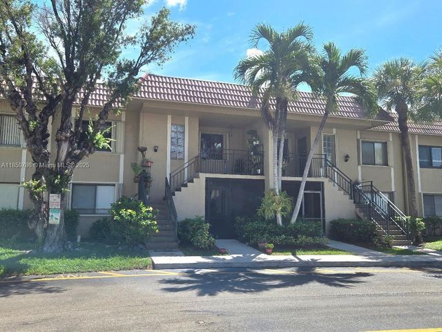 302 Lakeview Dr 102, Weston, FL 33326