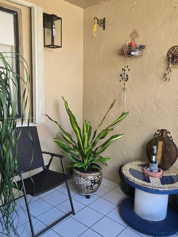 302 Lakeview Dr 102, Weston, FL 33326