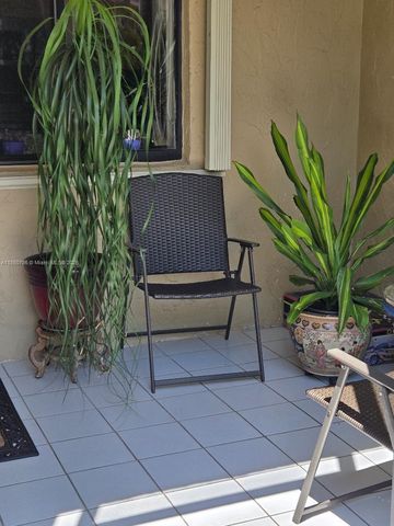 302 Lakeview Dr 102, Weston, FL 33326