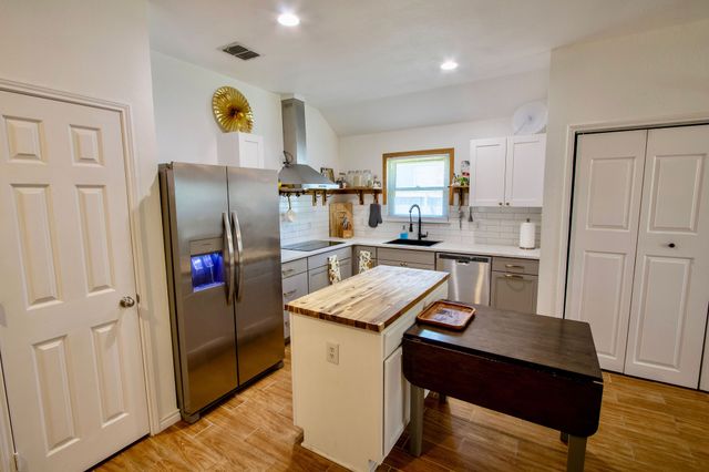 1613 Cowtown Drive, Mansfield, TX 76063