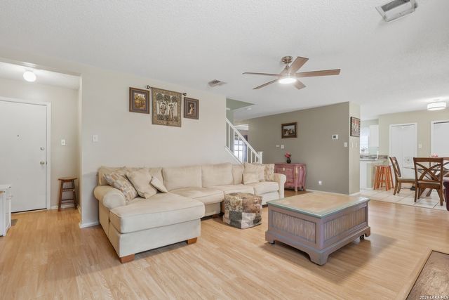 906 VILLAGE BR, San Antonio, TX 78245