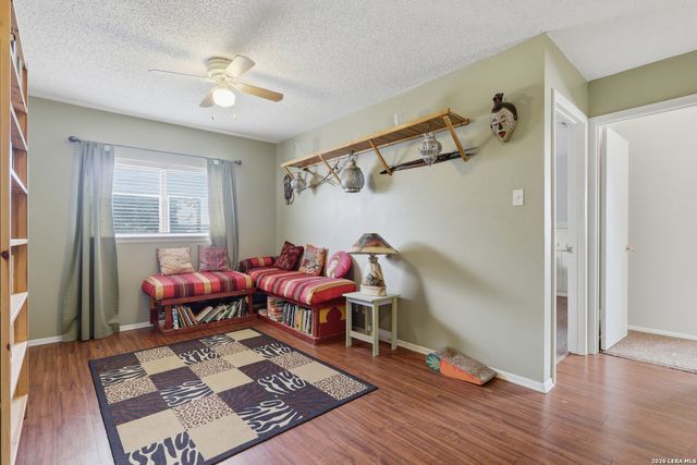 906 VILLAGE BR, San Antonio, TX 78245