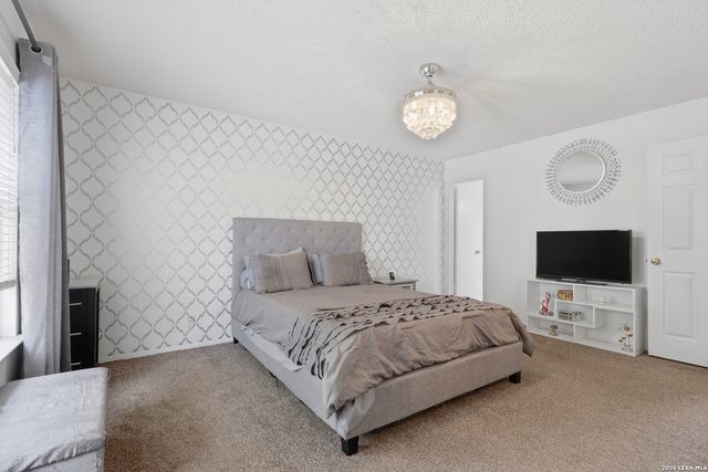 906 VILLAGE BR, San Antonio, TX 78245
