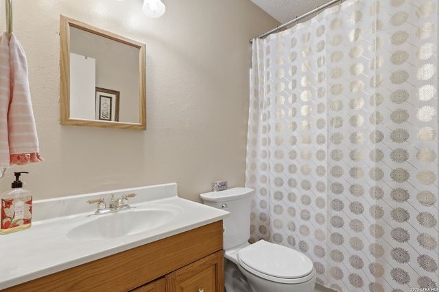 906 VILLAGE BR, San Antonio, TX 78245
