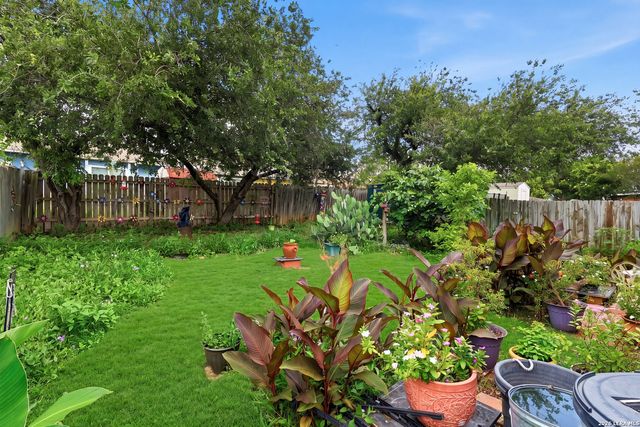 906 VILLAGE BR, San Antonio, TX 78245