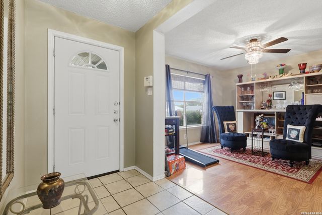 906 VILLAGE BR, San Antonio, TX 78245