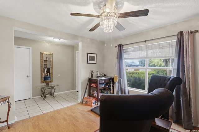 906 VILLAGE BR, San Antonio, TX 78245