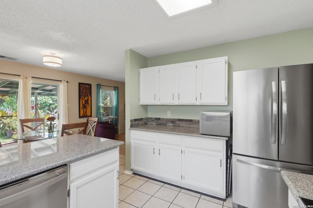 906 VILLAGE BR, San Antonio, TX 78245