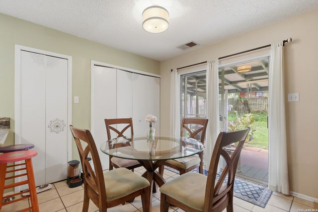 906 VILLAGE BR, San Antonio, TX 78245