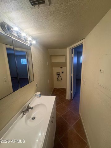 6302 N 64TH Drive 12, Glendale, AZ 85301