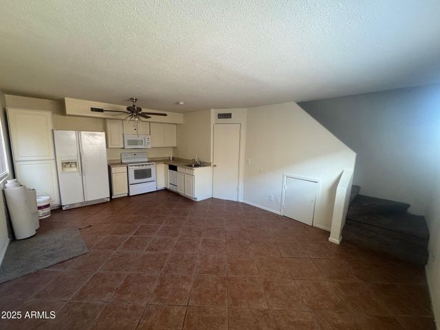 6302 N 64TH Drive 12, Glendale, AZ 85301
