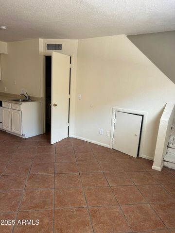 6302 N 64TH Drive 12, Glendale, AZ 85301