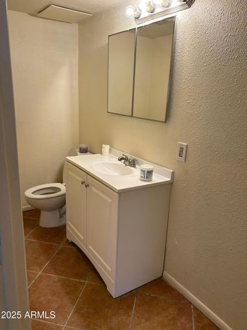 6302 N 64TH Drive 12, Glendale, AZ 85301