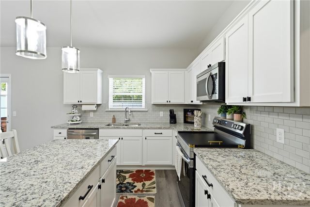 157 Halcyon Way NE, Ludowici, GA 31316