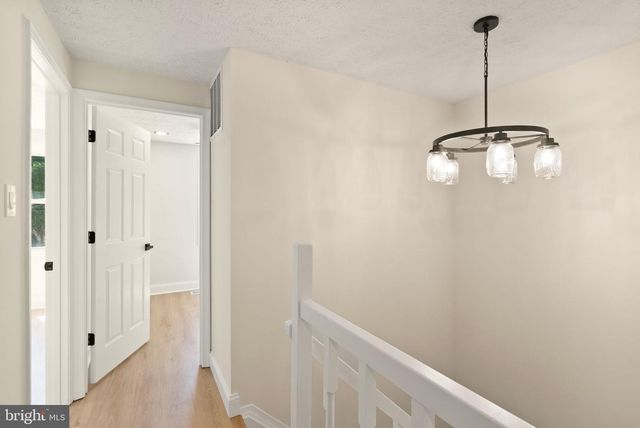 8085 STEEPLE CHASE CT, Springfield, VA 22153