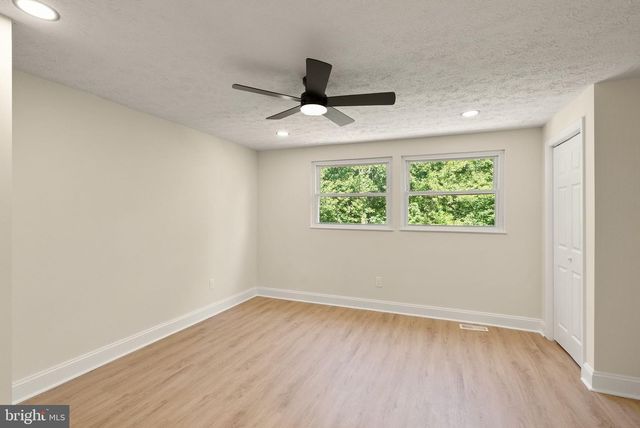 8085 STEEPLE CHASE CT, Springfield, VA 22153