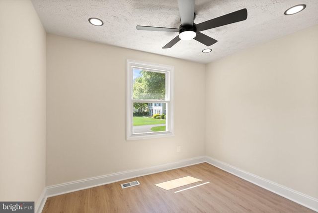 8085 STEEPLE CHASE CT, Springfield, VA 22153