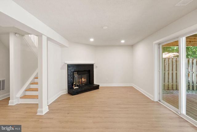8085 STEEPLE CHASE CT, Springfield, VA 22153