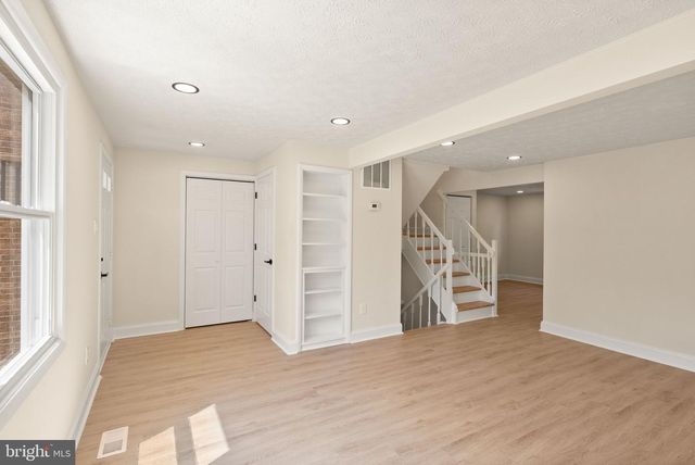 8085 STEEPLE CHASE CT, Springfield, VA 22153