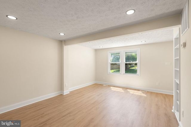 8085 STEEPLE CHASE CT, Springfield, VA 22153