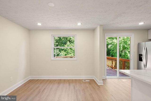 8085 STEEPLE CHASE CT, Springfield, VA 22153