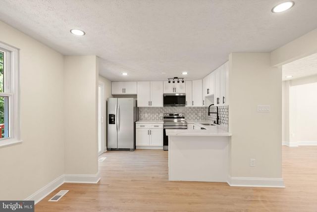 8085 STEEPLE CHASE CT, Springfield, VA 22153