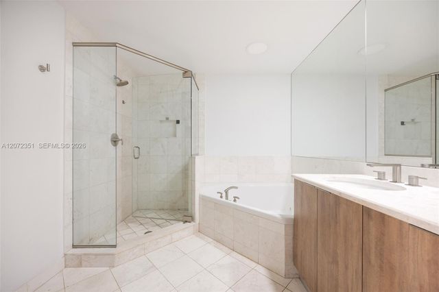 901 Brickell Key Boulevard 2506, Miami, FL 33131