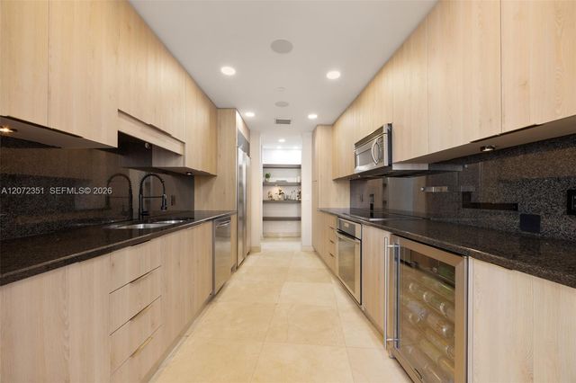 901 Brickell Key Boulevard 2506, Miami, FL 33131