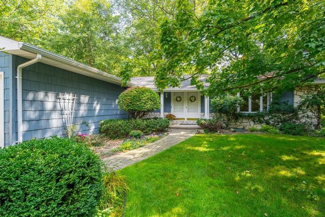 872 WINDING TRAIL, Oneida, WI 54155