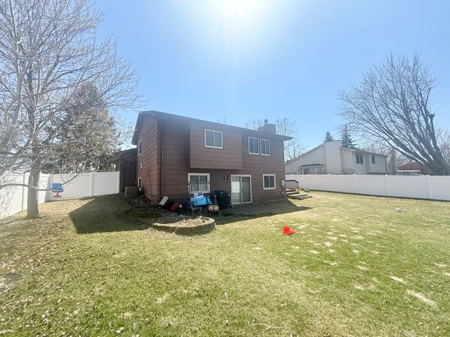 265 Oakwood Drive, Shoreview, MN 55126