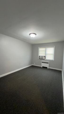 15325 77th Road, Flushing, NY 11367