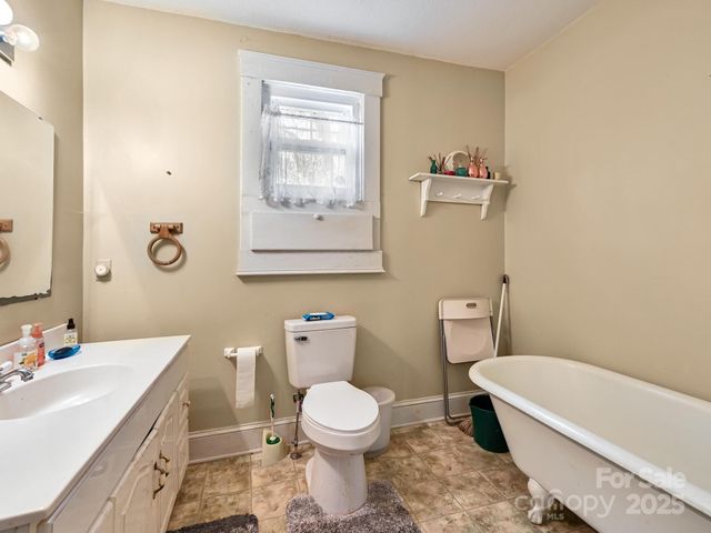 100 Washington Road, Asheville, NC 28801