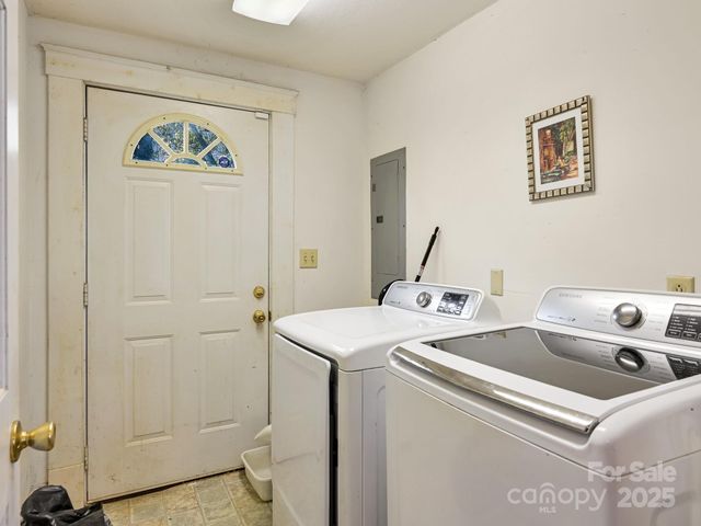 100 Washington Road, Asheville, NC 28801