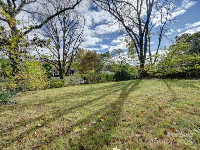 100 Washington Road, Asheville, NC 28801