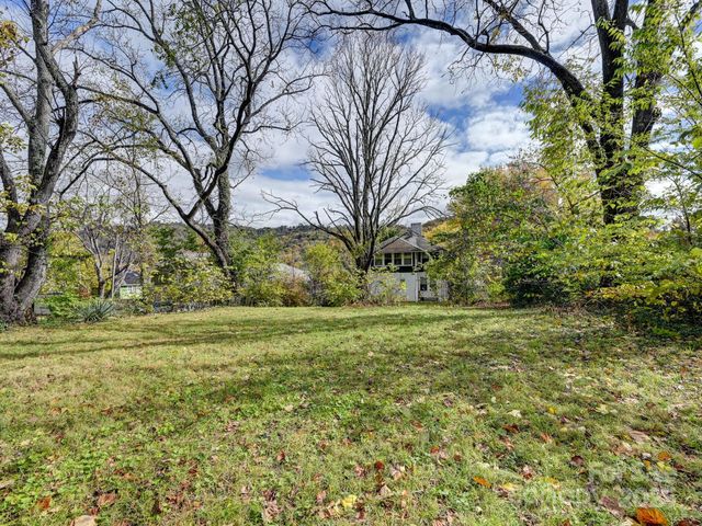 100 Washington Road, Asheville, NC 28801