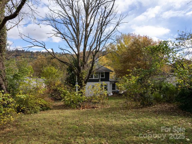 100 Washington Road, Asheville, NC 28801